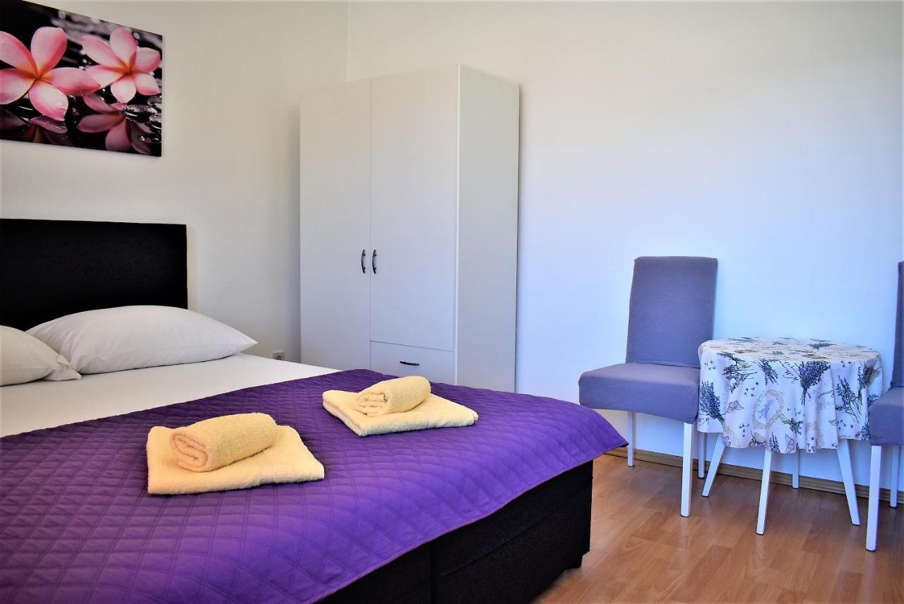 Rooms In Family House Vera Mundanije Exteriér fotografie